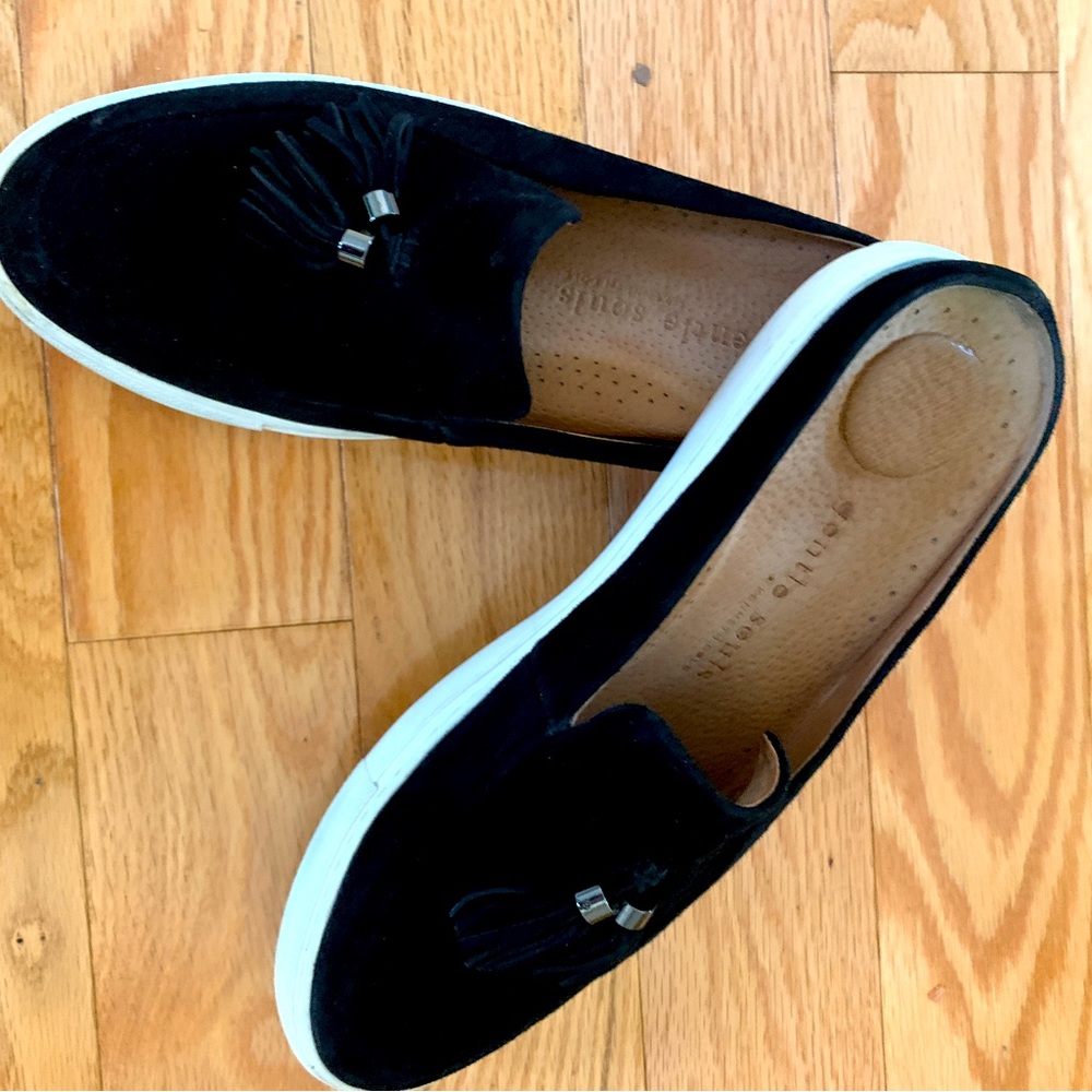Cute and comfy black suede tassel slip on sneakers